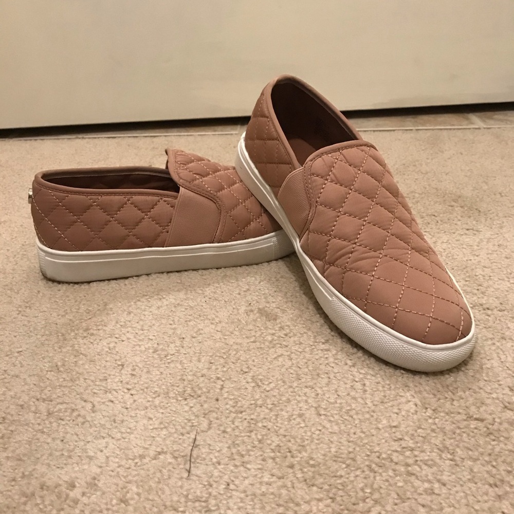 Steve Madden slip on